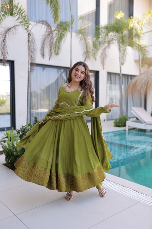 Beautifull Mul Chanderi Fabric With Mirror Lace Work Kurti Pent