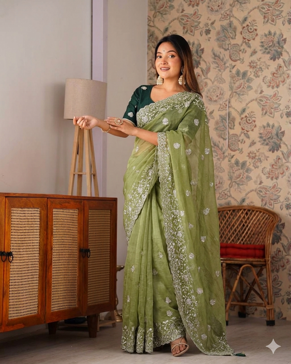 Beautifull Crunchy Silk With Sequience Work Saree