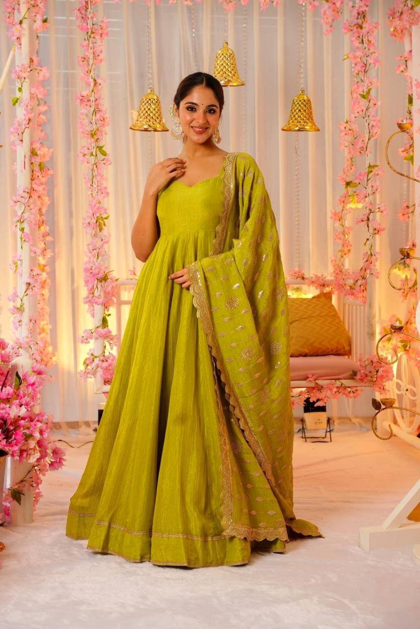 Heavy Roman Silk Fabric Designer Gown Heavy Roman Silk Fabric Designer Gown
